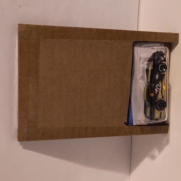 D1 Hot Wheels 76 Greenwood Corvette Stingray with shipping protector - Picture 3 of 3